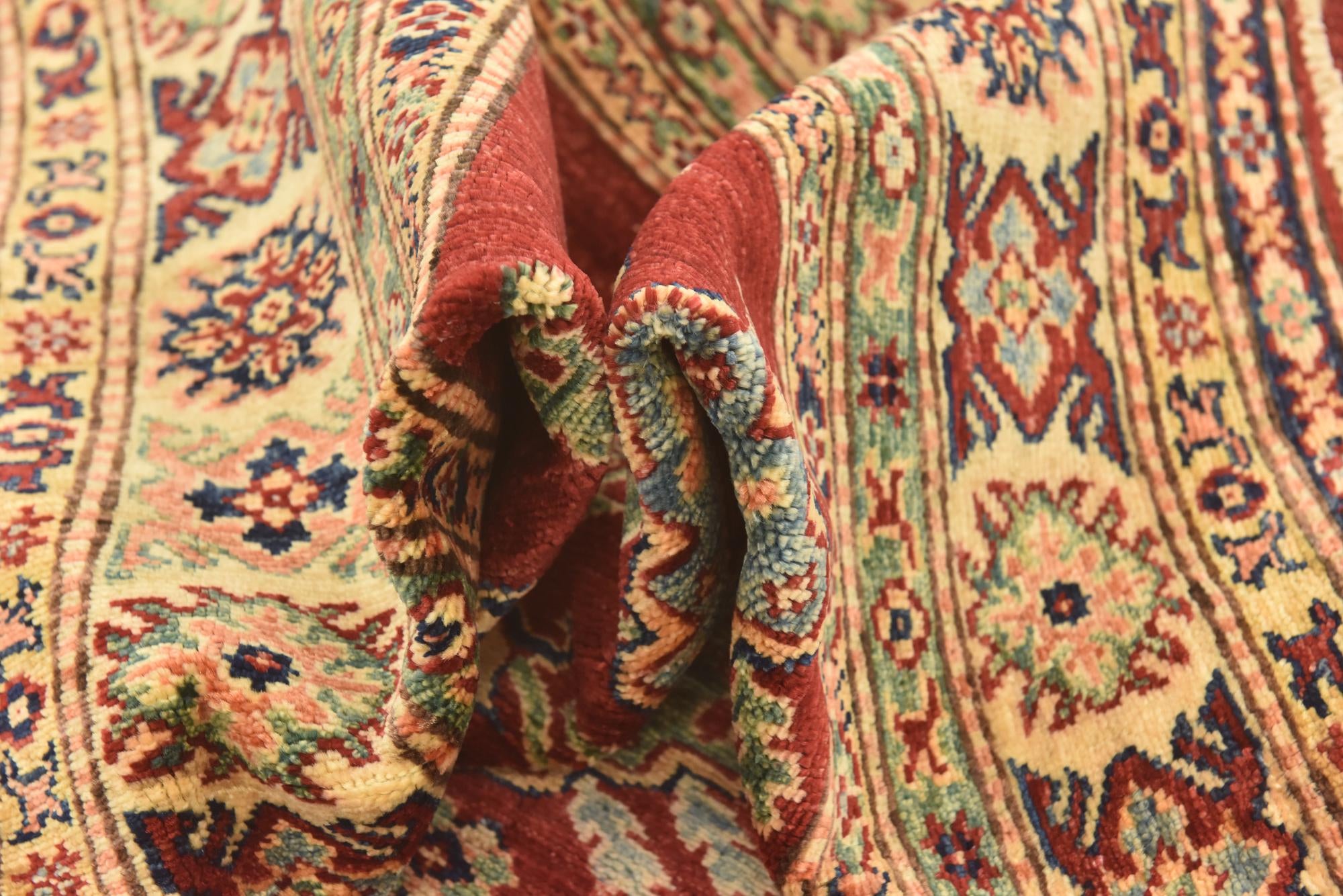 5' 6 x 7' 6 Hand Knotted Kazak Oriental Rug