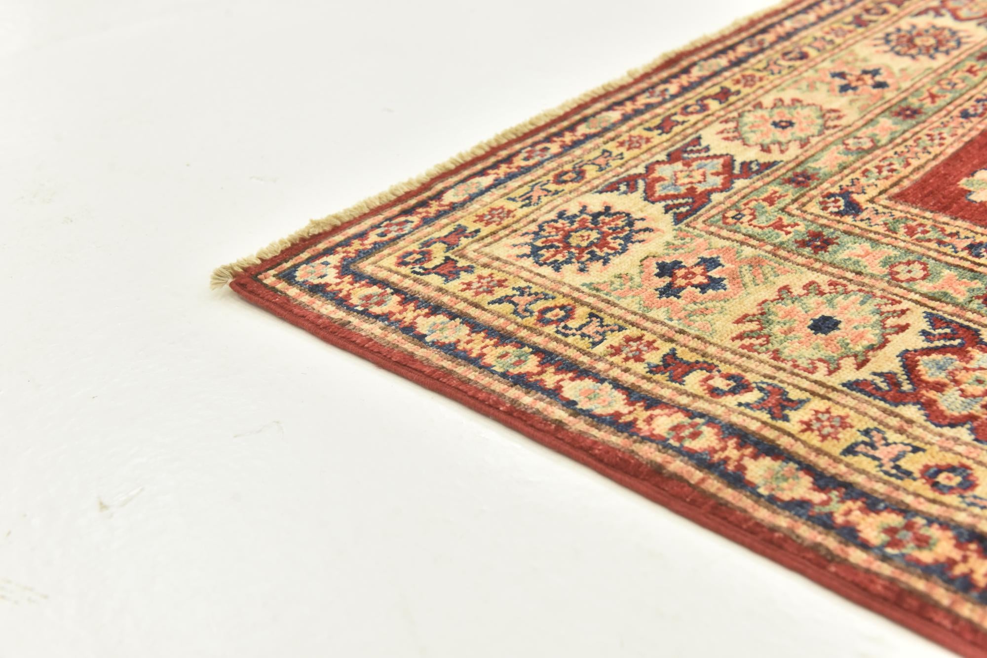 5' 6 x 7' 6 Hand Knotted Kazak Oriental Rug