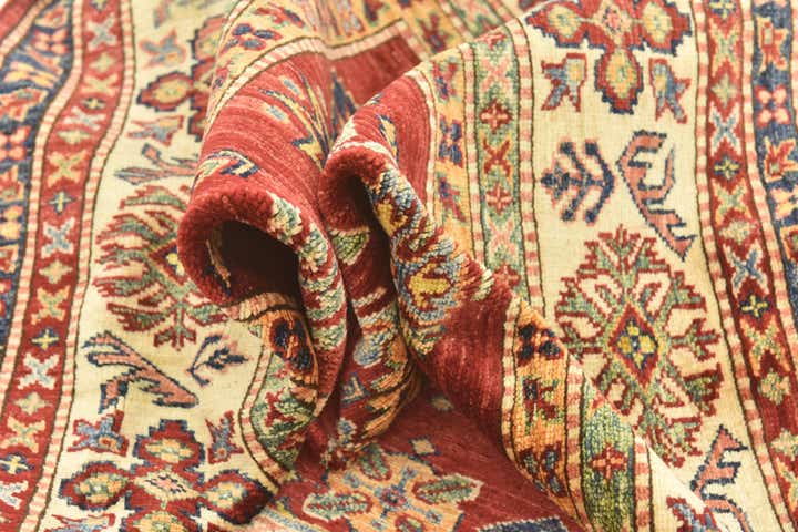 5' 6 x 8' 3 Hand Knotted Kazak Oriental Rug
