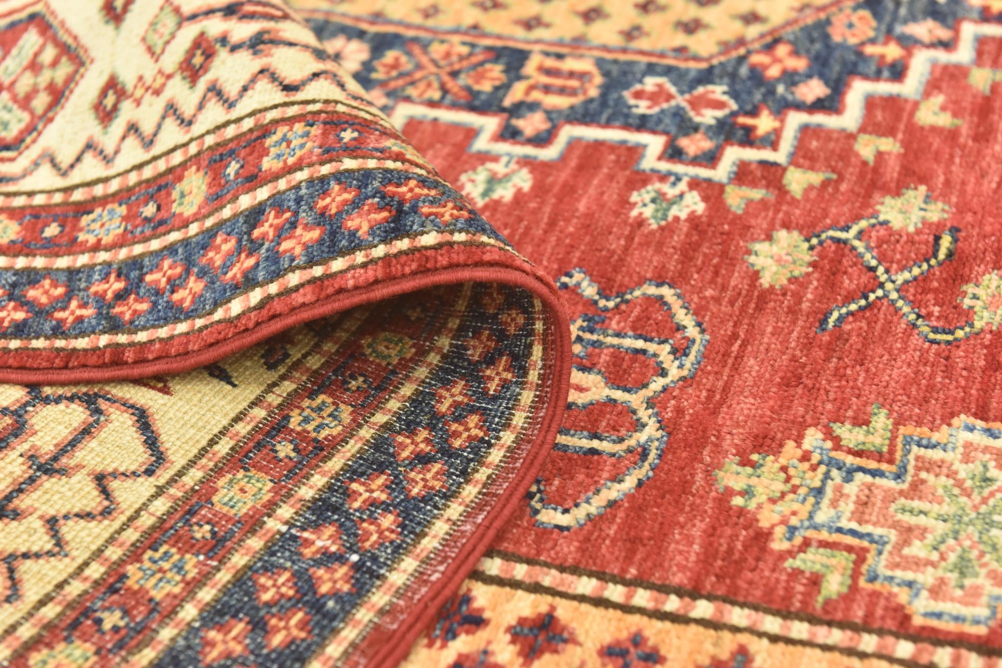 5' 6 x 7' 6 Hand Knotted Kazak Oriental Rug