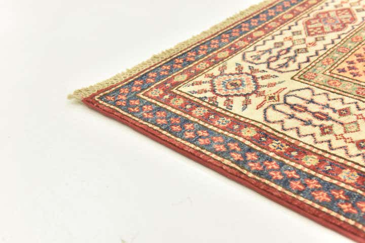 5' 6 x 7' 6 Hand Knotted Kazak Oriental Rug