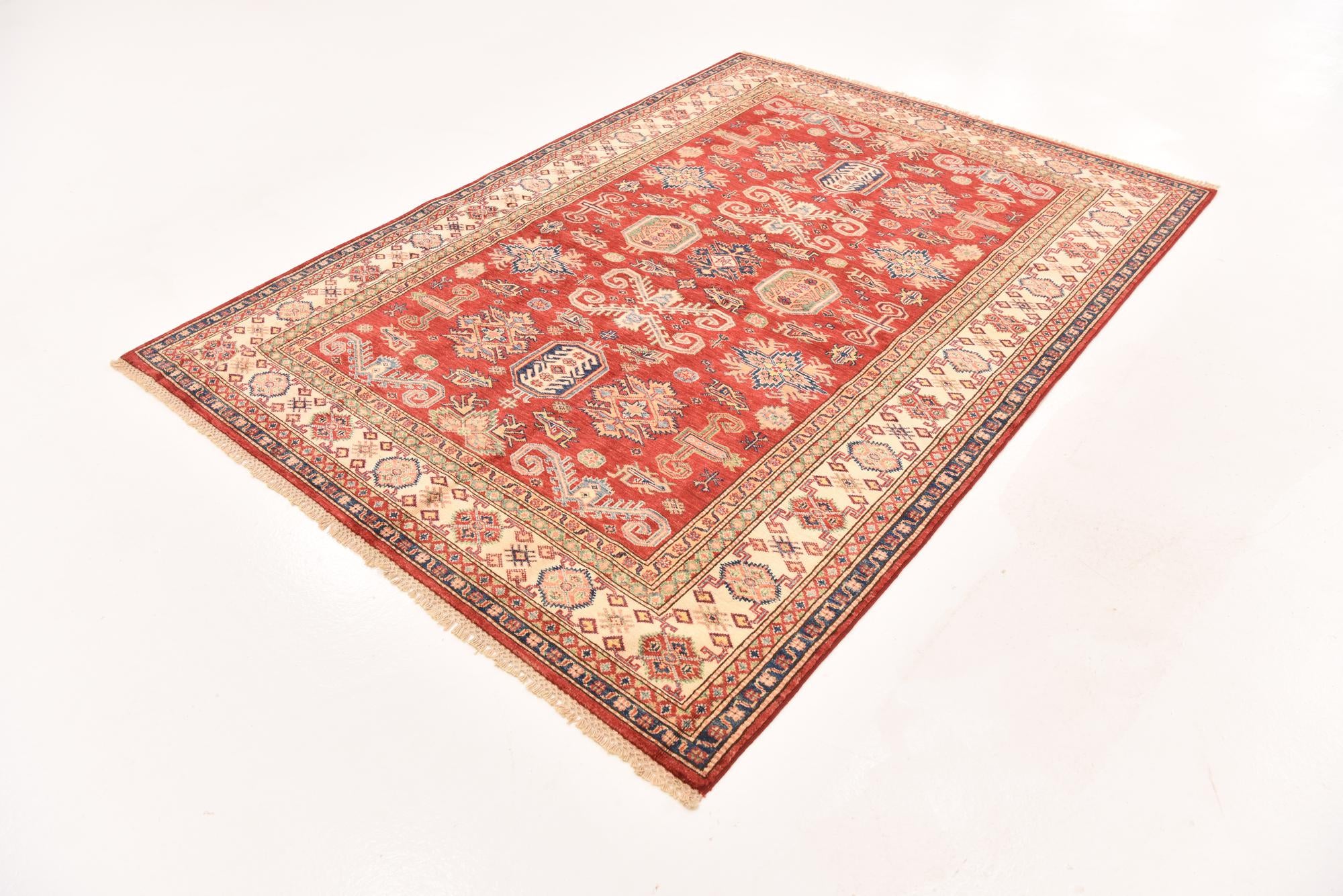 5' 6 x 7' 9 Hand Knotted Kazak Oriental Rug