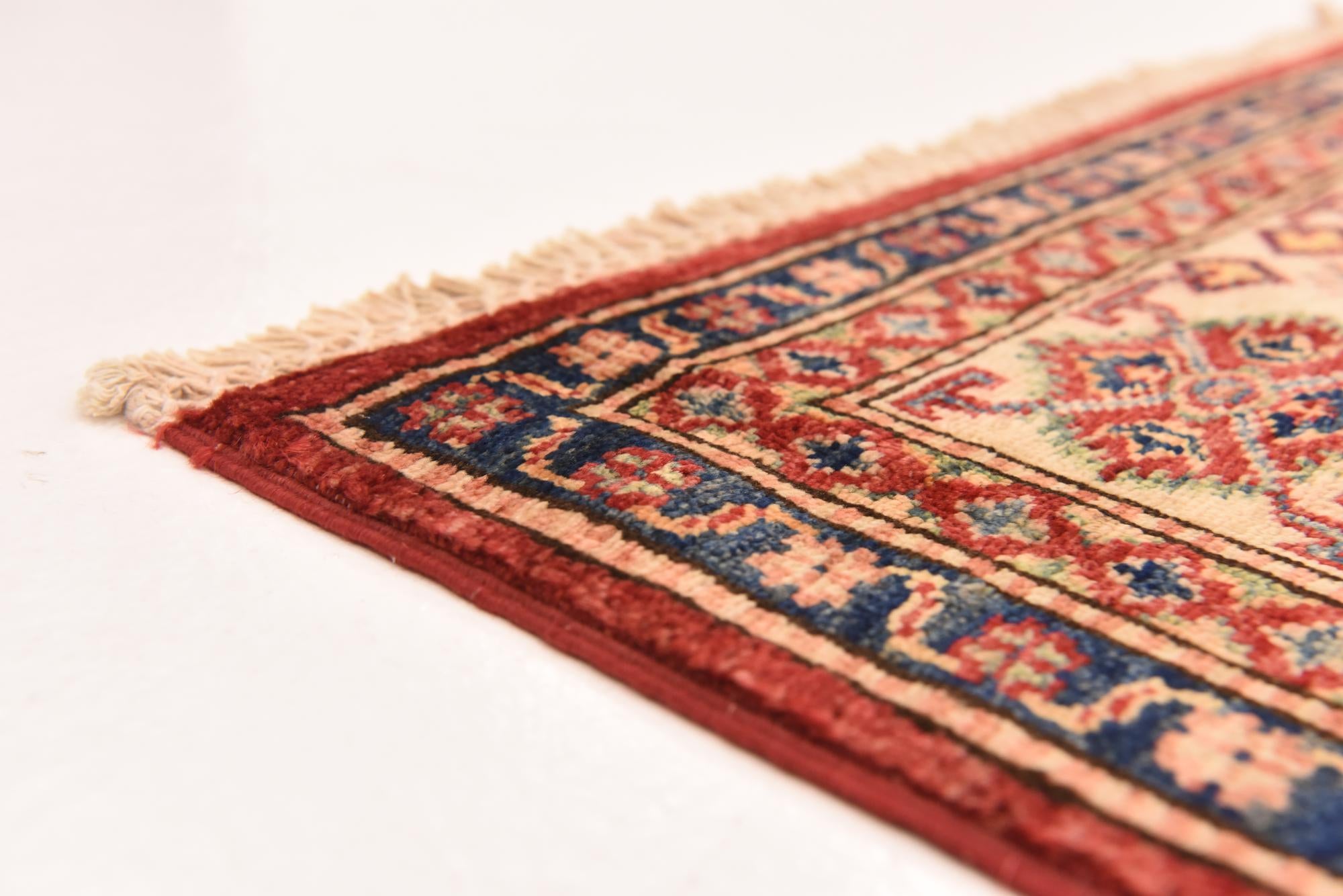 5' 6 x 7' 9 Hand Knotted Kazak Oriental Rug