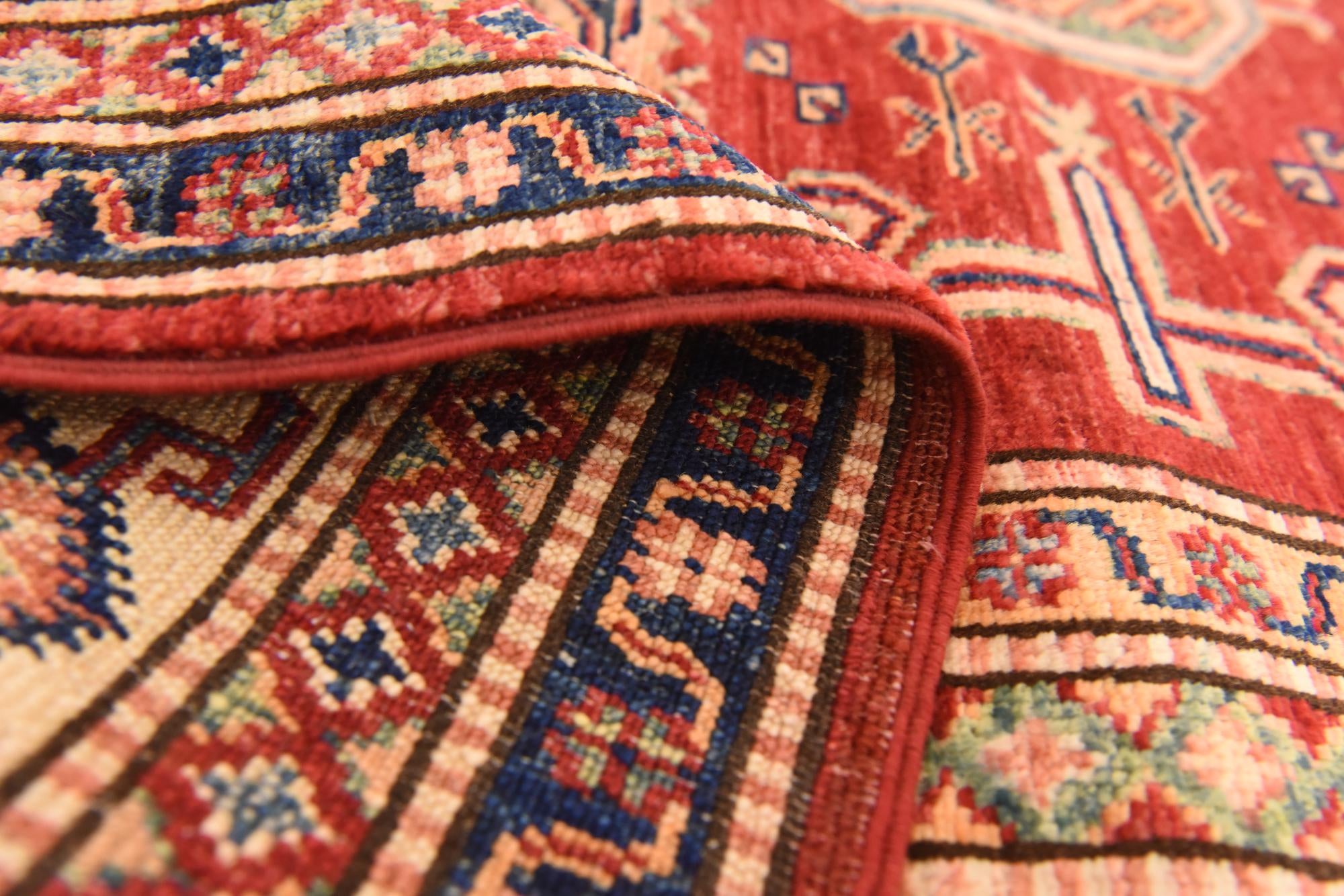 5' 6 x 7' 9 Hand Knotted Kazak Oriental Rug