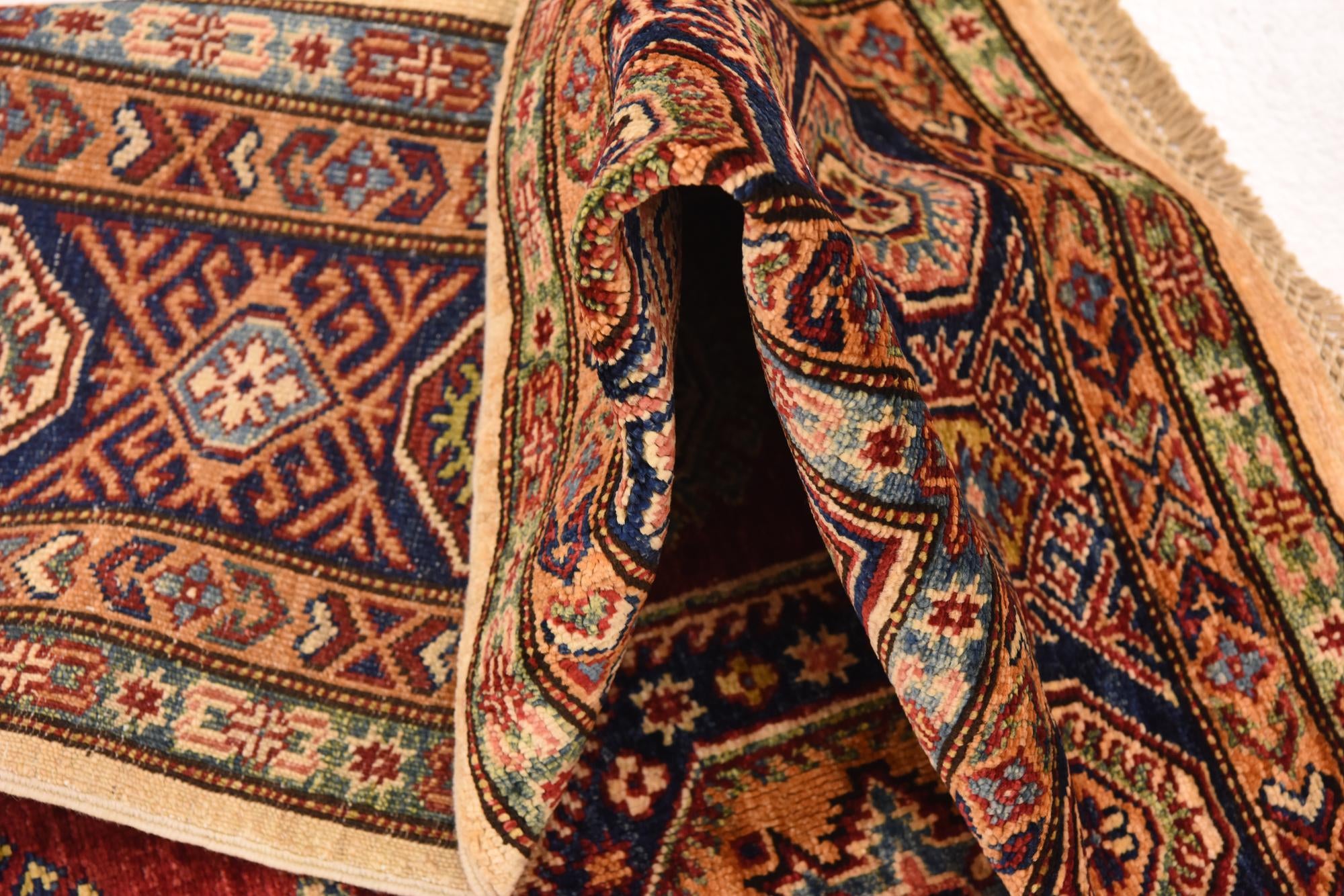 5' 10 x 7' 8 Hand Knotted Kazak Oriental Rug