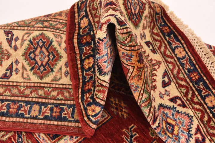 5' 10 x 7' 10 Hand Knotted Kazak Oriental Rug