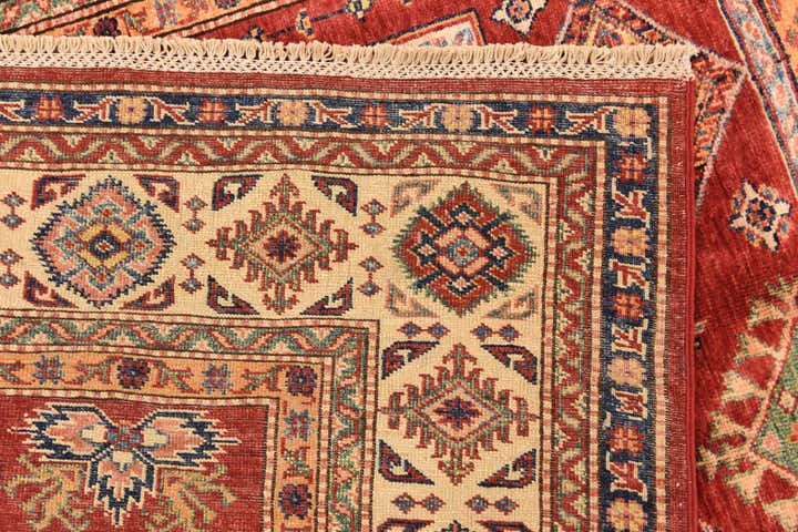 5' 10 x 7' 10 Hand Knotted Kazak Oriental Rug