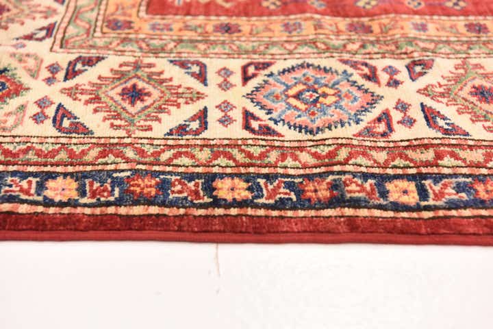5' 10 x 7' 10 Hand Knotted Kazak Oriental Rug