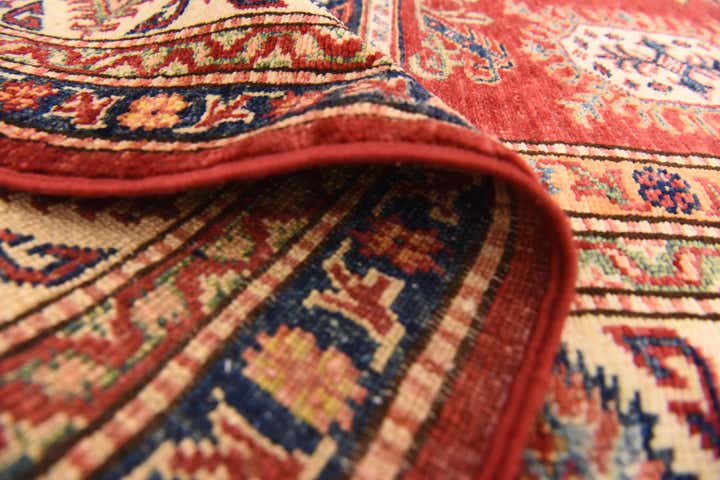 5' 10 x 7' 10 Hand Knotted Kazak Oriental Rug
