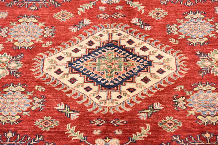 5' 7 x 8' Hand Knotted Kazak Oriental Rug