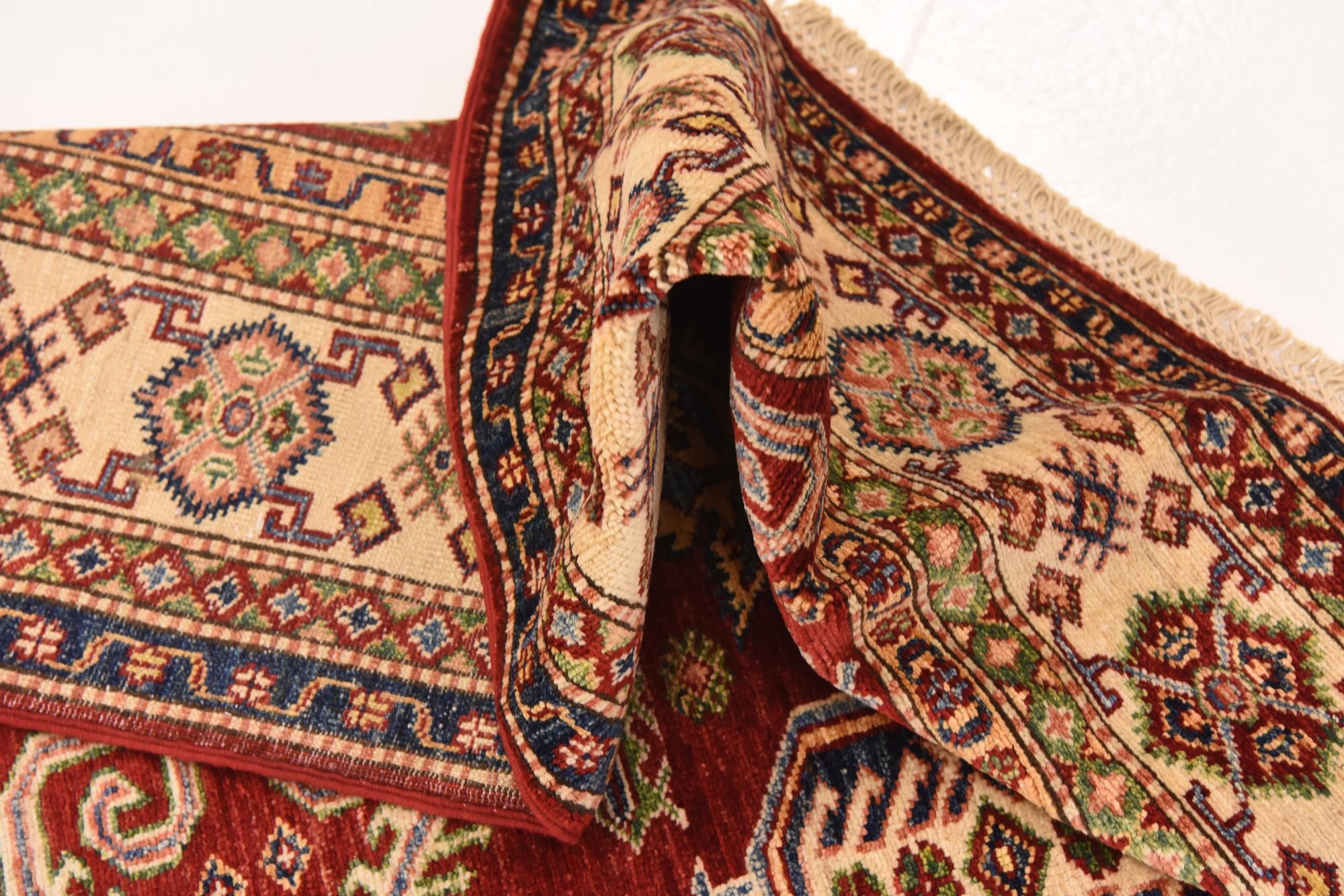 5' 6 x 7' 10 Hand Knotted Kazak Oriental Rug