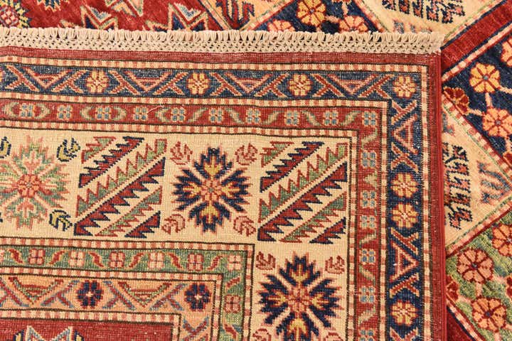 5' 7 x 8' Hand Knotted Kazak Oriental Rug