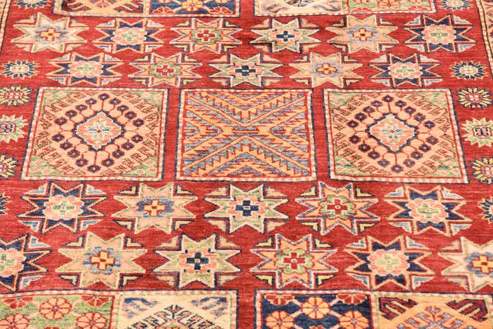 5' 7 x 8' Hand Knotted Kazak Oriental Rug