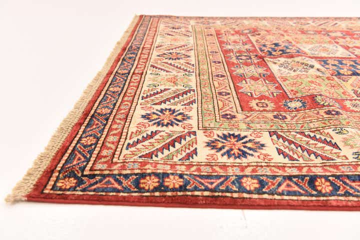 5' 7 x 8' Hand Knotted Kazak Oriental Rug