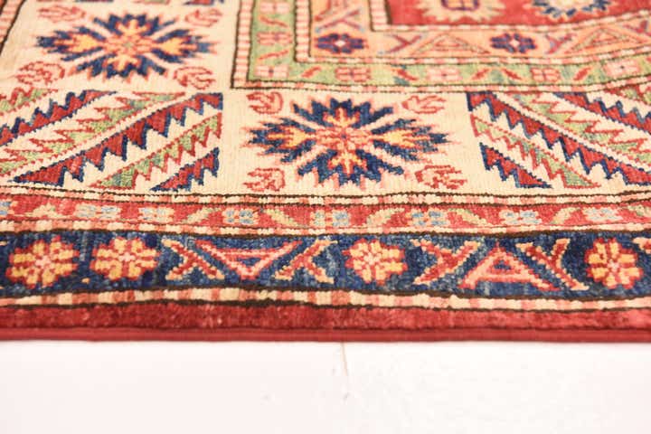 5' 7 x 8' Hand Knotted Kazak Oriental Rug