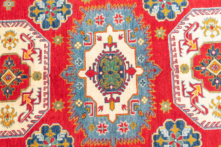 4' 10 x 6' 8 Hand Knotted Kazak Rug