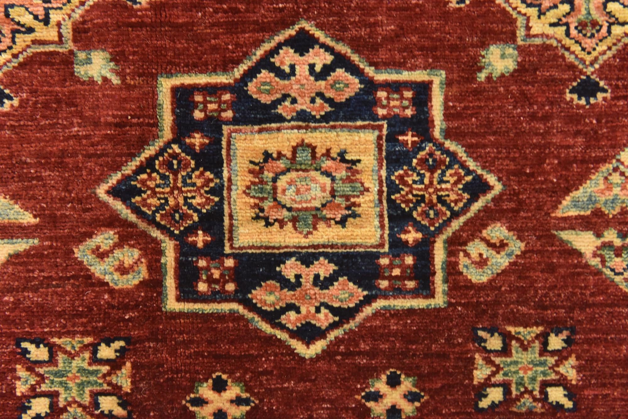 5' 6 x 7' 7 Hand Knotted Kazak Oriental Rug