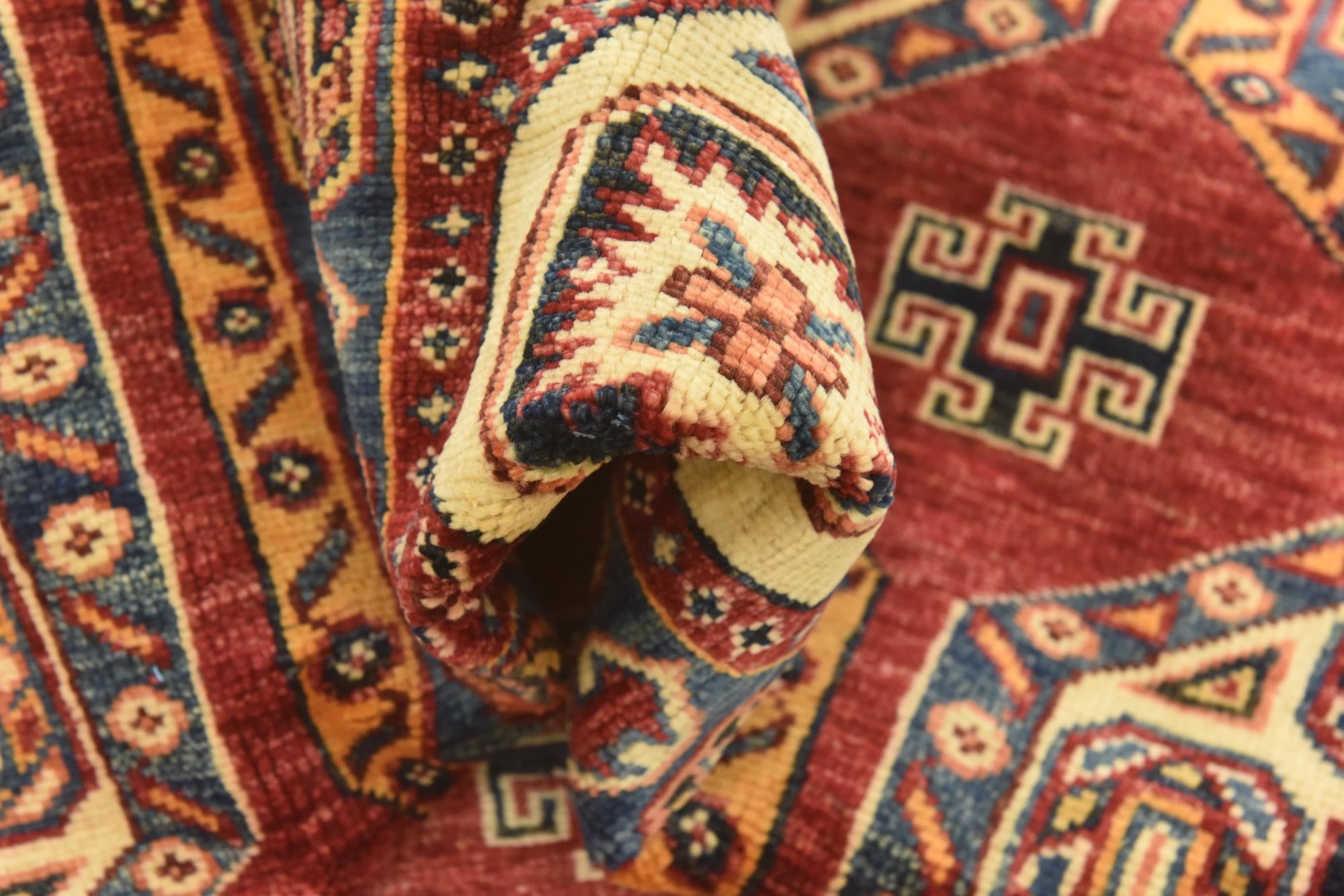 5' 7 x 8' Hand Knotted Kazak Oriental Rug