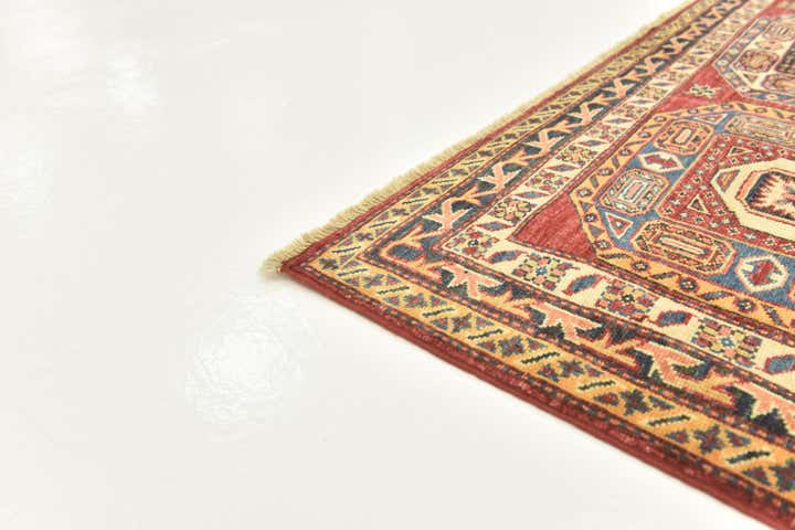 5' 7 x 8' Hand Knotted Kazak Oriental Rug