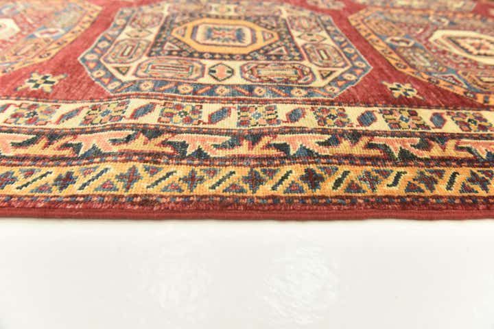 5' 7 x 8' Hand Knotted Kazak Oriental Rug
