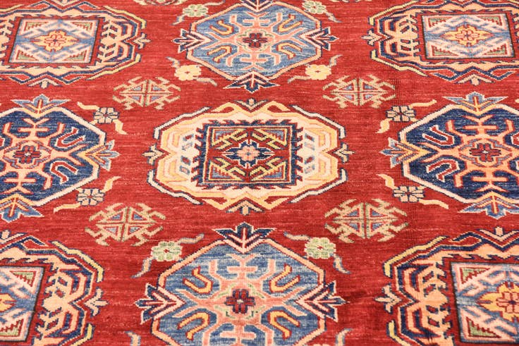 Detail image of 6' 8 x 9' 6 Hand Knotted Kazak Oriental Rug