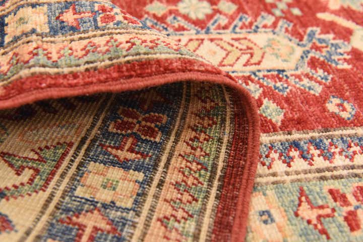 5' 7 x 8' Hand Knotted Kazak Oriental Rug