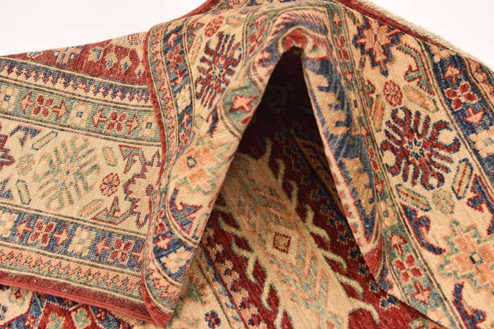 5' 7 x 8' Hand Knotted Kazak Oriental Rug