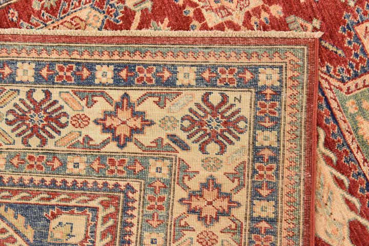 5' 7 x 8' Hand Knotted Kazak Oriental Rug