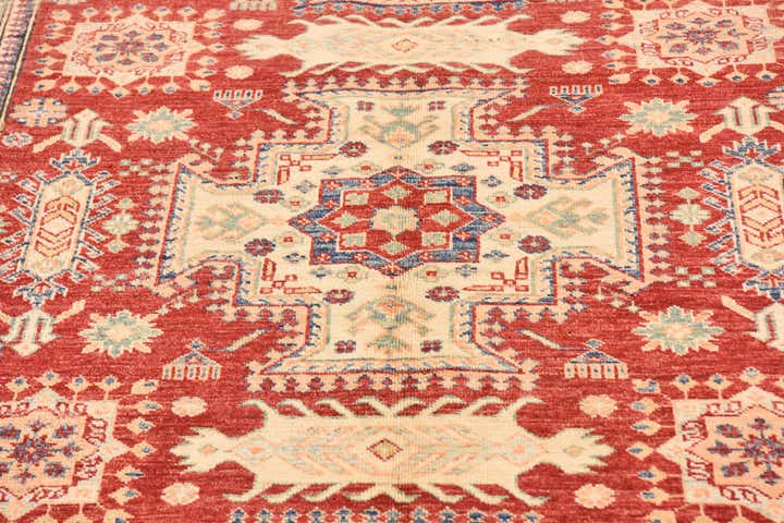 5' 7 x 8' Hand Knotted Kazak Oriental Rug