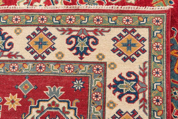 5' 9 x 8' Hand Knotted Kazak Rug