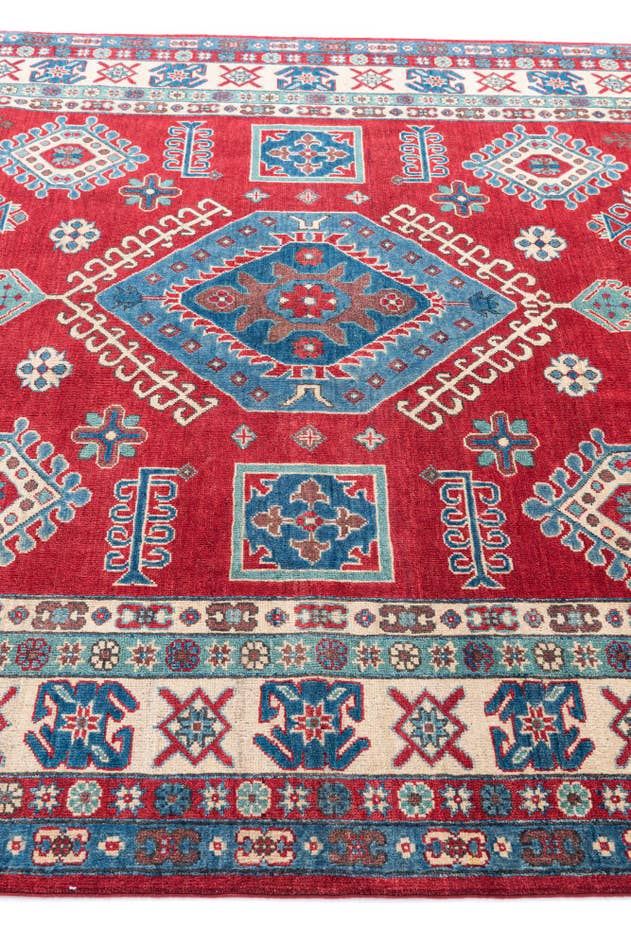 Detail image of 6' 10 x 9' 9 Hand Knotted Kazak Rug