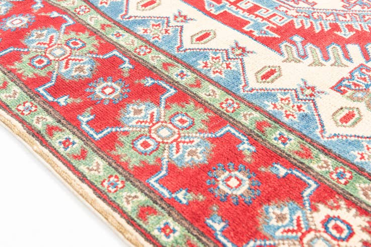 Detailansicht von 125cm x 185cm Handgeknüpft Kazak Teppich