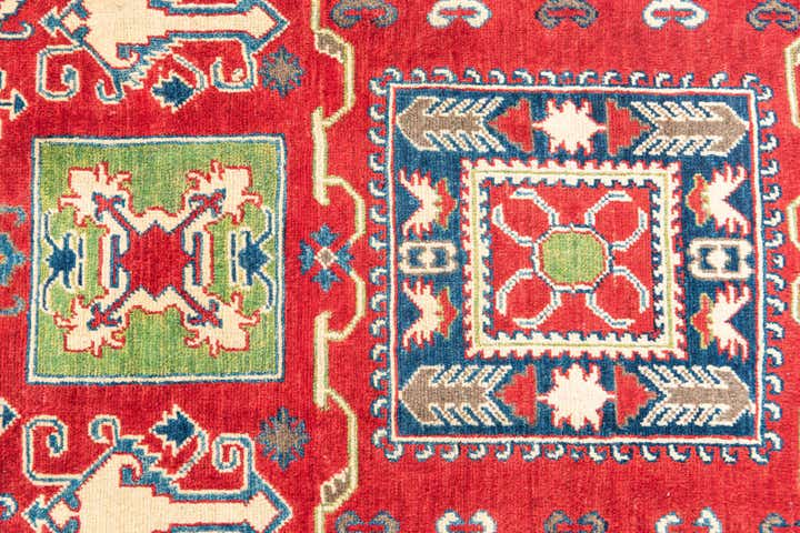 4' x 6' 1 Hand Knotted Kazak Rug