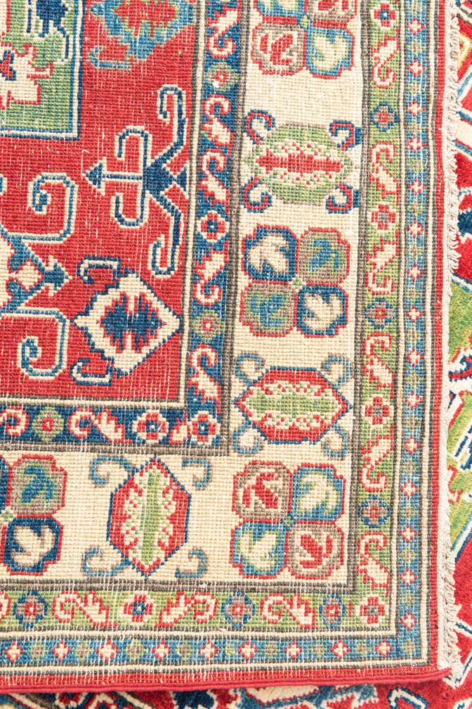4' x 6' 1 Hand Knotted Kazak Rug