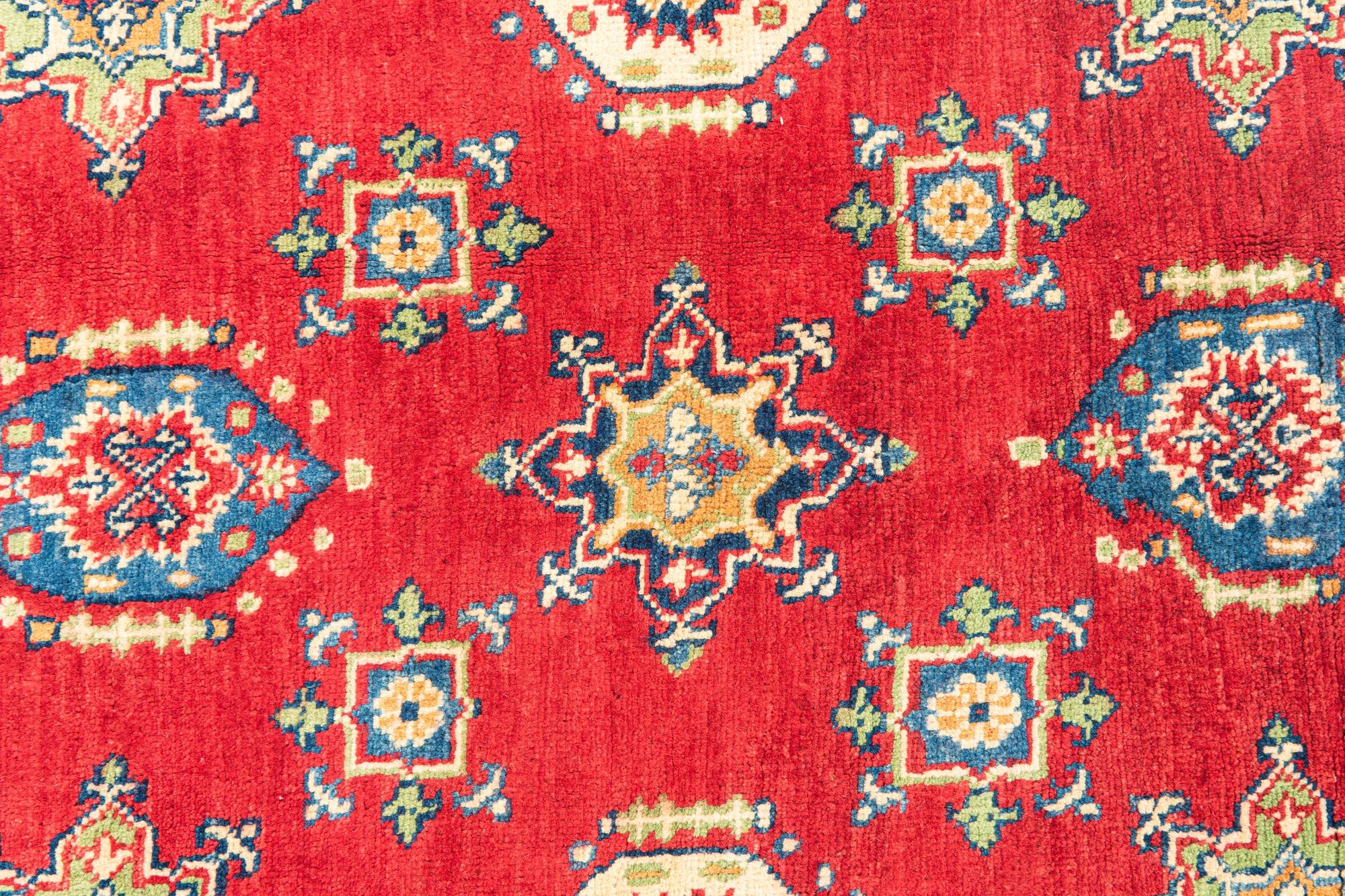 4' x 6' 1 Hand Knotted Kazak Rug