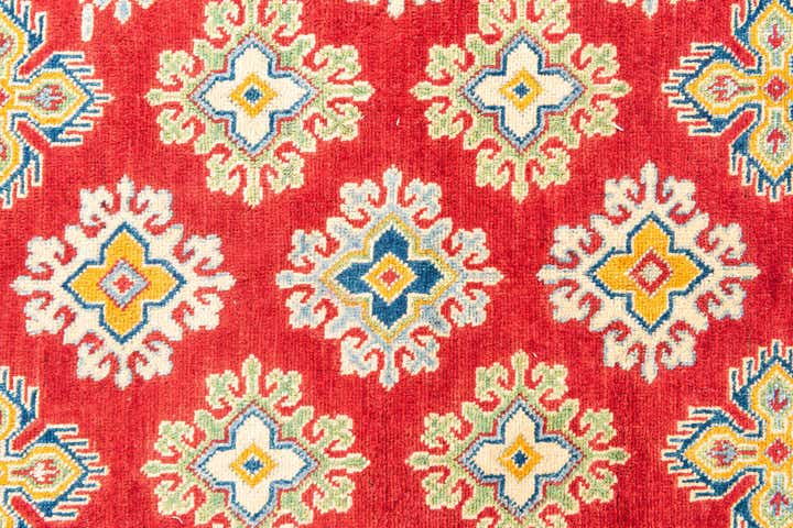 5' 6 x 8' Hand Knotted Kazak Rug