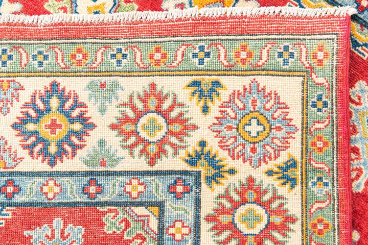 5' 6 x 8' Hand Knotted Kazak Rug