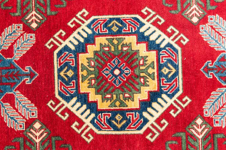 5' 9 x 8' Hand Knotted Kazak Rug