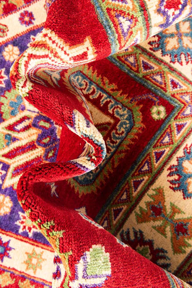 5' 9 x 7' 10 Hand Knotted Kazak Rug