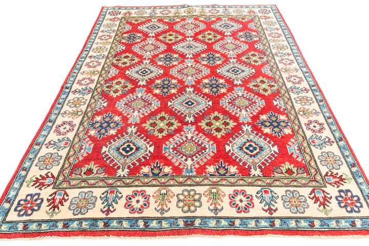 5' 6 x 7' 9 Hand Knotted Kazak Rug