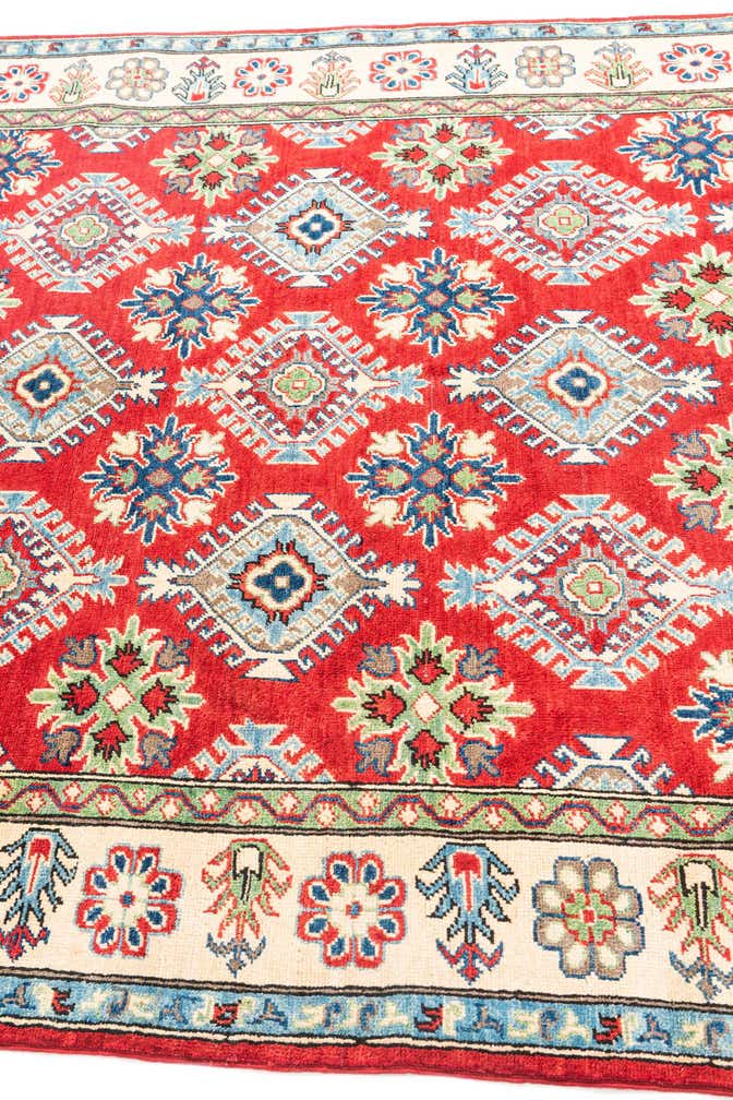 5' 6 x 7' 9 Hand Knotted Kazak Rug