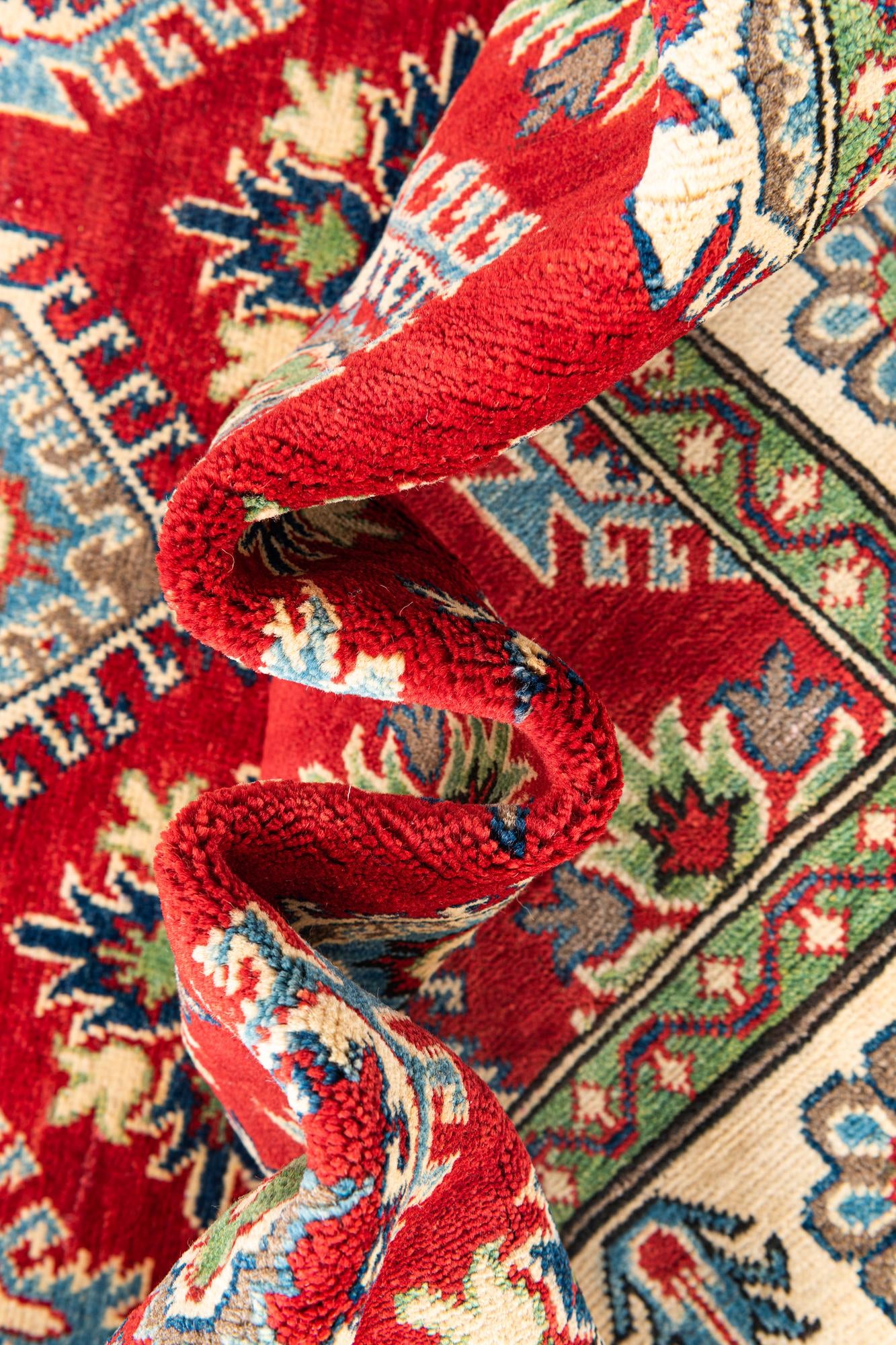 5' 6 x 7' 9 Hand Knotted Kazak Rug