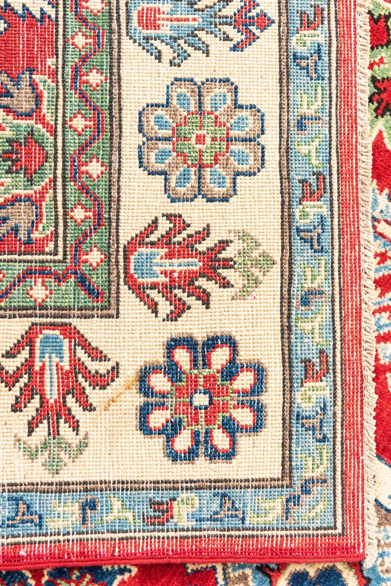 5' 6 x 7' 9 Hand Knotted Kazak Rug