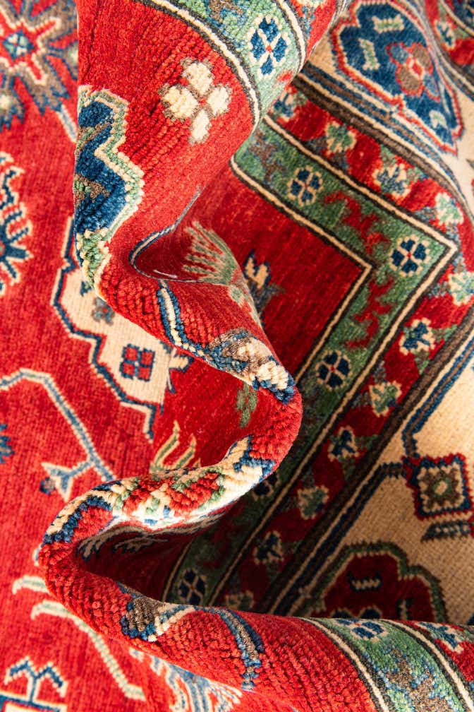 5' 7 x 8' Hand Knotted Kazak Rug
