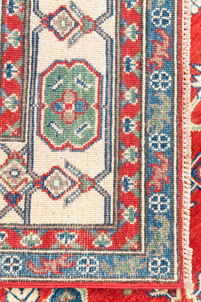 5' 7 x 8' Hand Knotted Kazak Rug