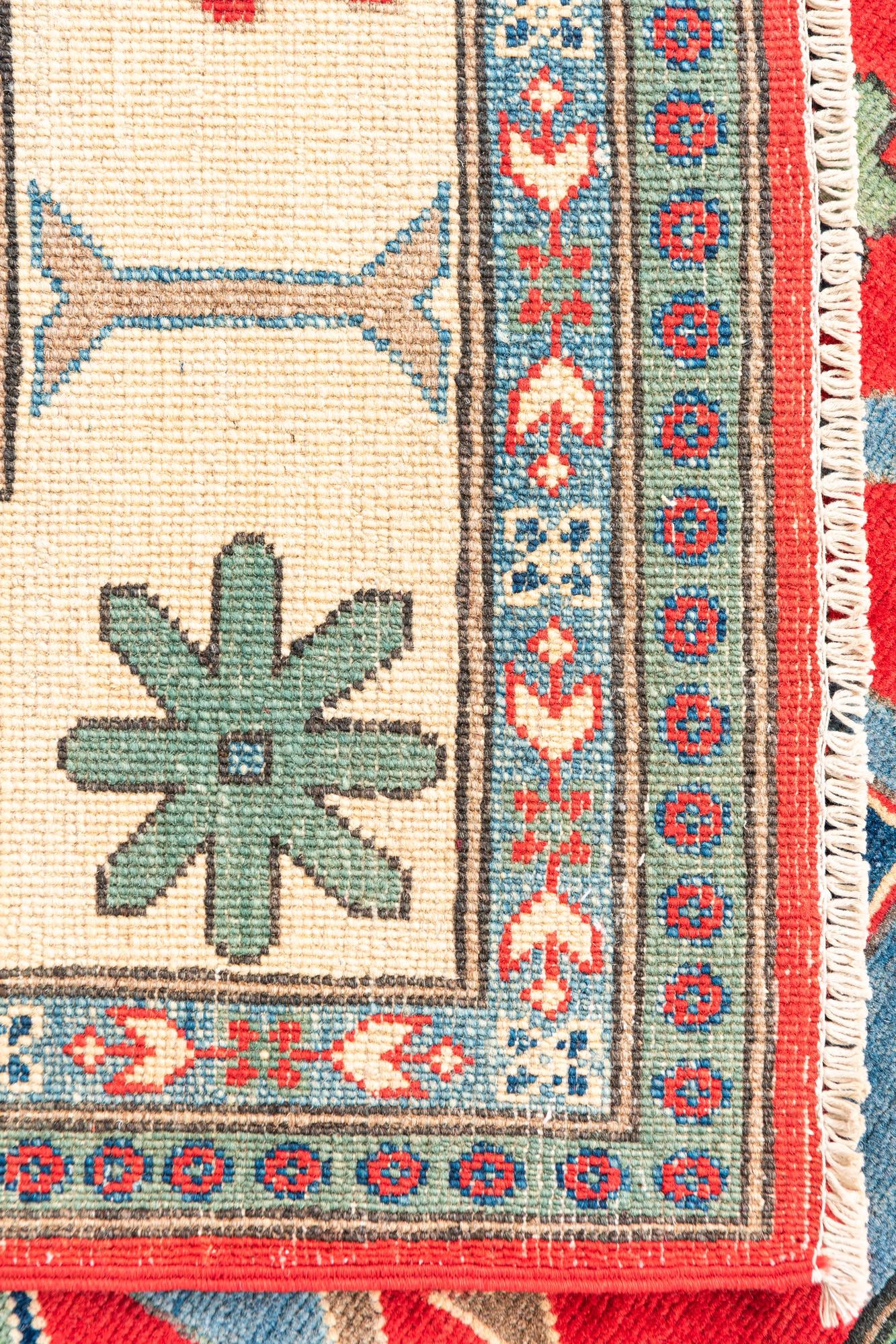 4' 9 x 6' 7 Hand Knotted Kazak Rug