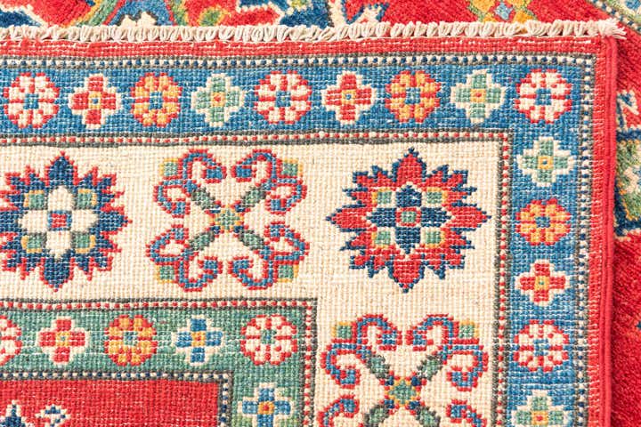 5' 4 x 6' 6 Hand Knotted Kazak Rug