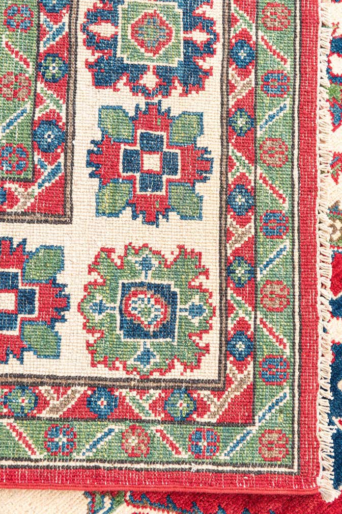 6' 1 x 9' Hand Knotted Kazak Rug