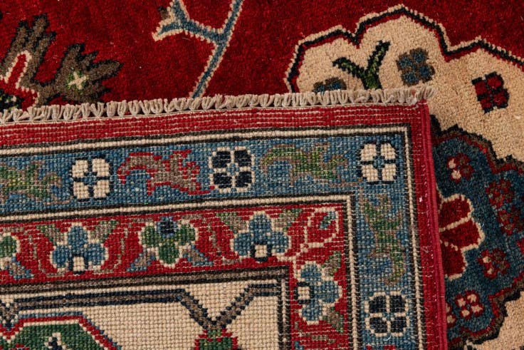 Detail image of 6' 8 x 9' 9 Hand Knotted Kazak Rug