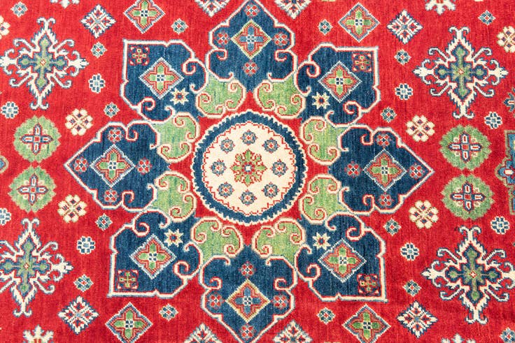 Detail image of 6' 7 x 10' Hand Knotted Kazak Rug